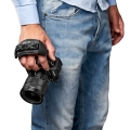 gitzo_century_camera_straps_gcb100hs_worn-zakupfoto.jpg