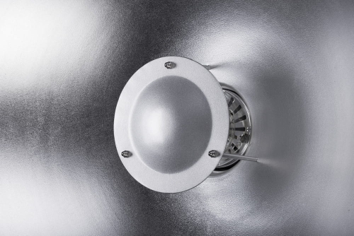 Quadralite_Beauty_Dish_Silver_70cm_01.jpg